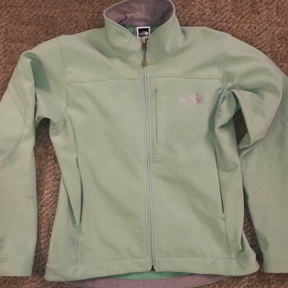The North Face Jackets & Blazers - Green North Face jacket